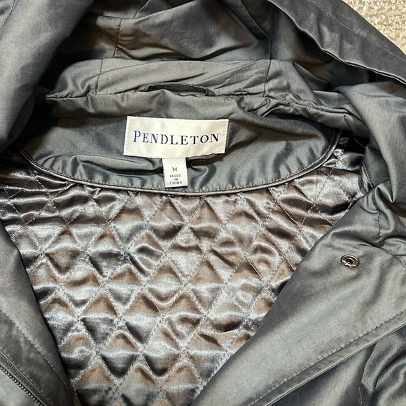 Pendleton nylon and poly Rain jacket - Picture 13 of 15
